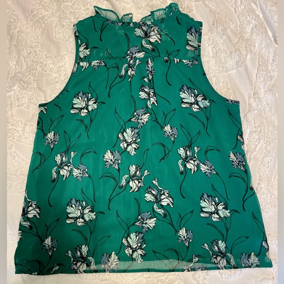 LOFT Green Floral Pintucked Ruffle Tie Neck Shell, Medium Petitie - Picture 4 of 7